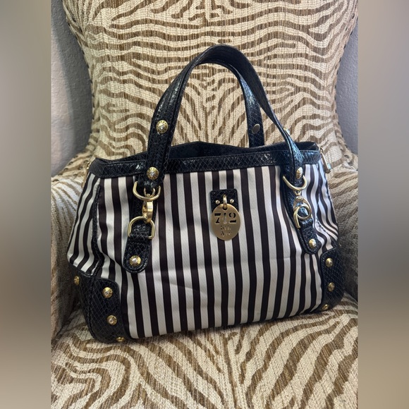 henri bendel Handbags - Henri Bendel 712 5th Avenue Large Shoulder Bag